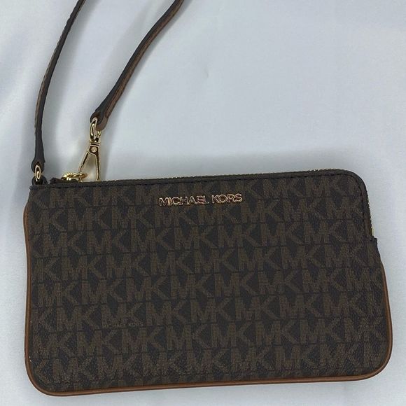 Michael Kors Jet Set Travel Large Logo Wrislet - Picture 4 of 6